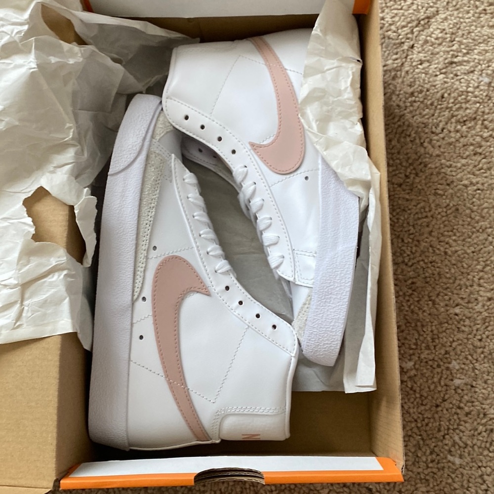 Nike Womans Blazer